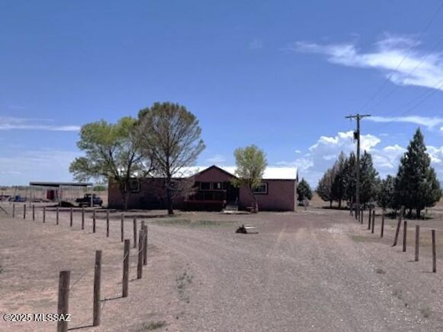 3865 W Dearing Road, Willcox, AZ 85643