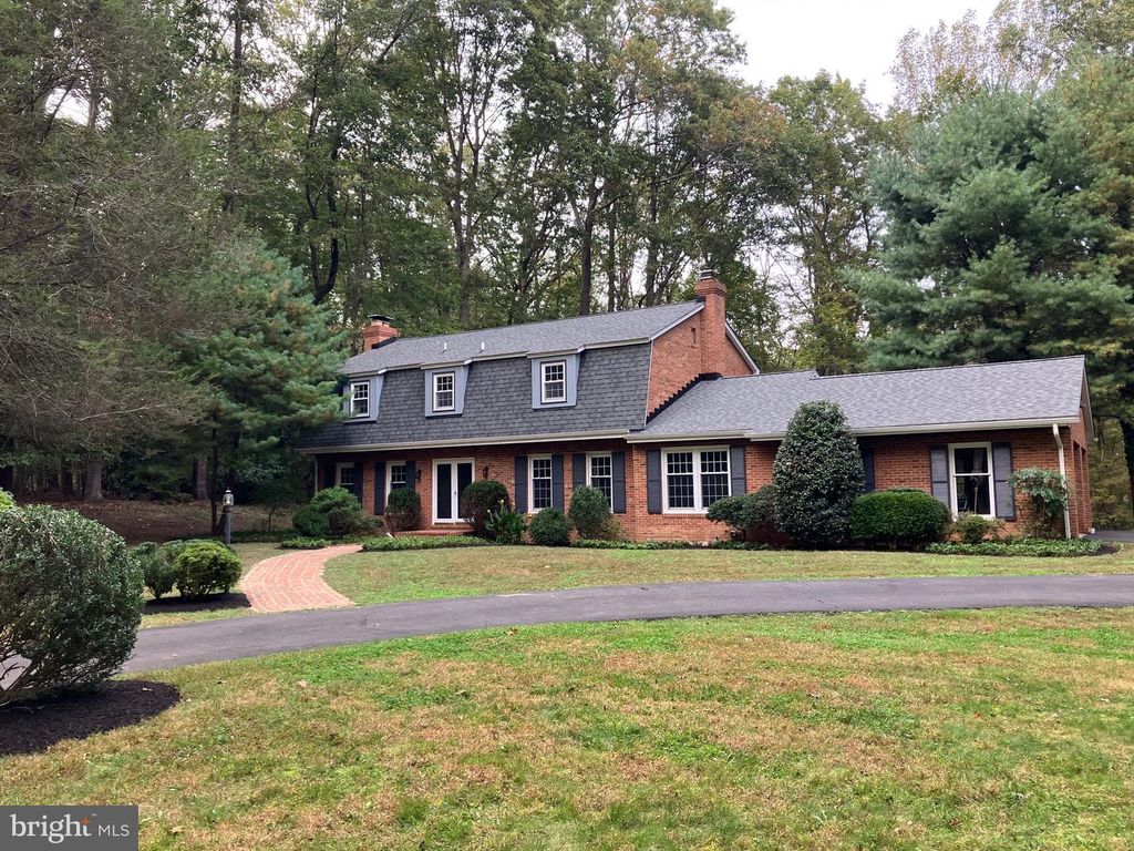 7917 MANOR HOUSE DR, Fairfax Station, VA 22039