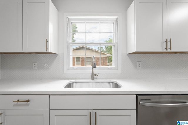 2825 2ND WAY NW, Center Point, AL 35215