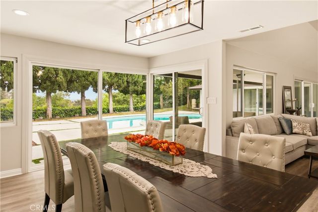 15701 Royal Ridge, Sherman Oaks, CA 91403