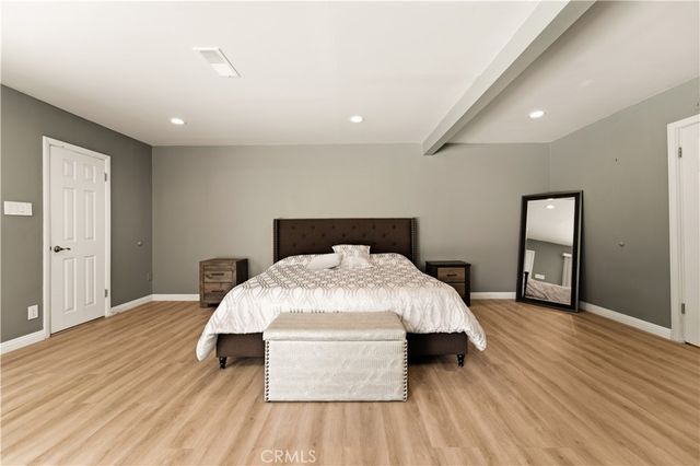 15701 Royal Ridge, Sherman Oaks, CA 91403