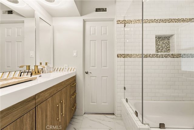 15701 Royal Ridge, Sherman Oaks, CA 91403