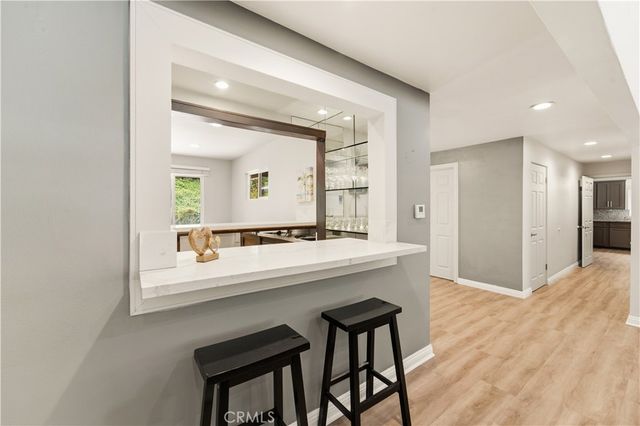 15701 Royal Ridge, Sherman Oaks, CA 91403