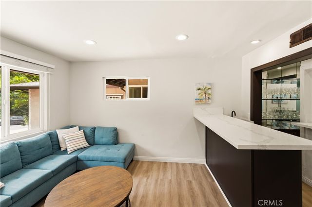 15701 Royal Ridge, Sherman Oaks, CA 91403