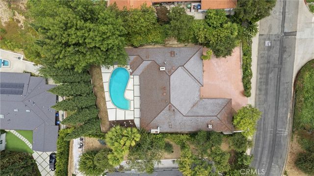 15701 Royal Ridge, Sherman Oaks, CA 91403