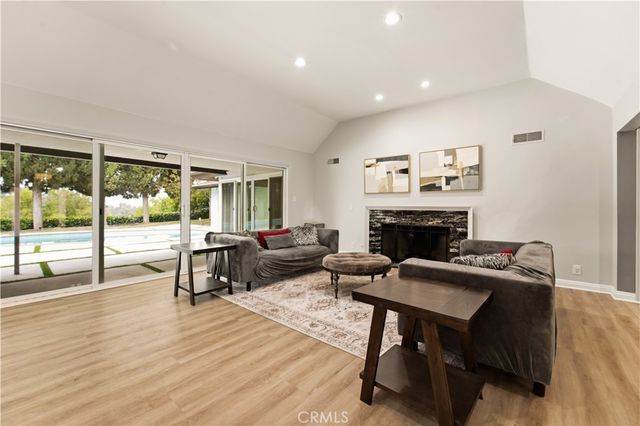 15701 Royal Ridge, Sherman Oaks, CA 91403