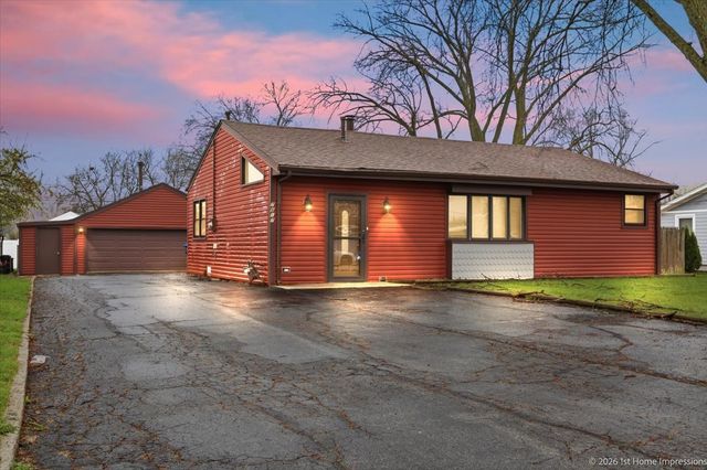 7817 W 98th Place, Hickory Hills, IL 60457