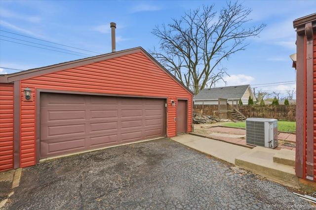7817 W 98th Place, Hickory Hills, IL 60457