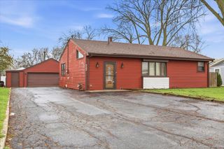 7817 W 98th Place, Hickory Hills, IL 60457