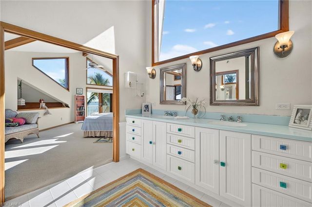 1157 Bird LN, Sanibel, FL 33957