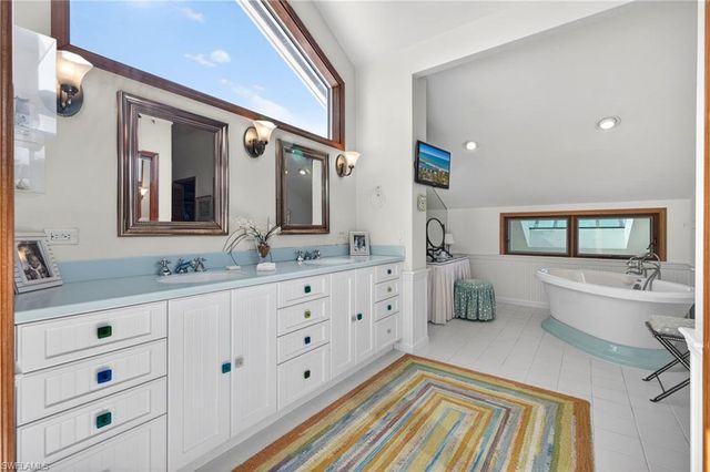 1157 Bird LN, Sanibel, FL 33957