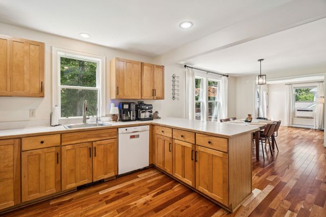 40 Camp Brook Common, Hanover, NH 03755