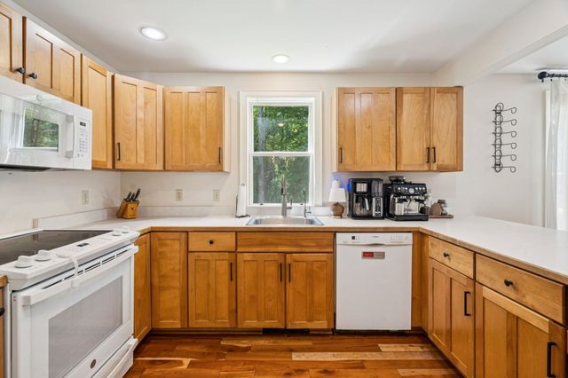 40 Camp Brook Common, Hanover, NH 03755