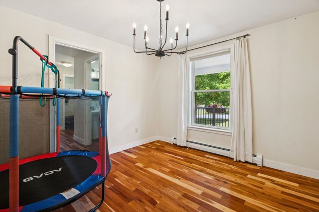 40 Camp Brook Common, Hanover, NH 03755