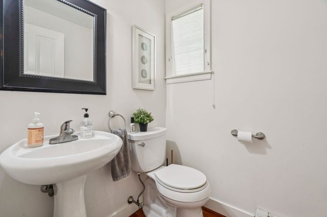 40 Camp Brook Common, Hanover, NH 03755