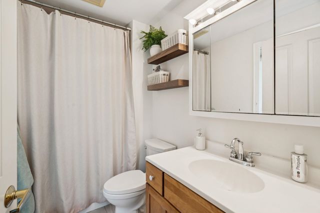 40 Camp Brook Common, Hanover, NH 03755