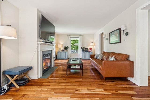 40 Camp Brook Common, Hanover, NH 03755