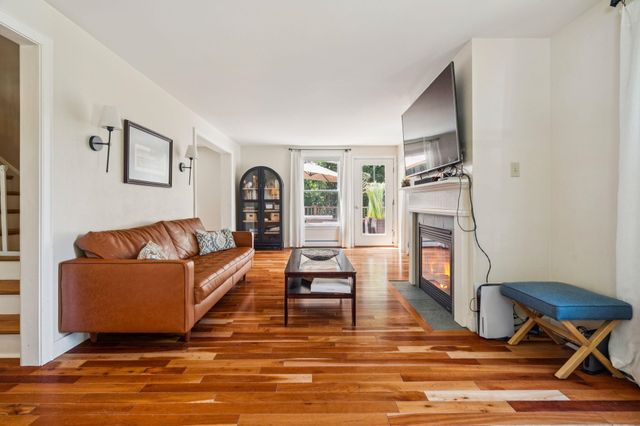 40 Camp Brook Common, Hanover, NH 03755