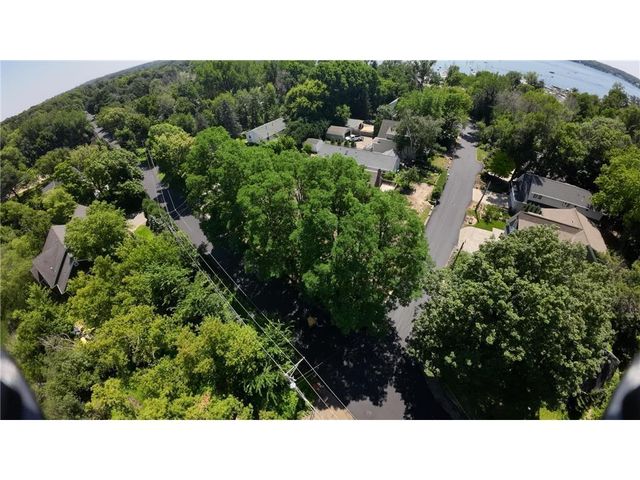 1202 La Salle Street, Wayzata, MN 55391