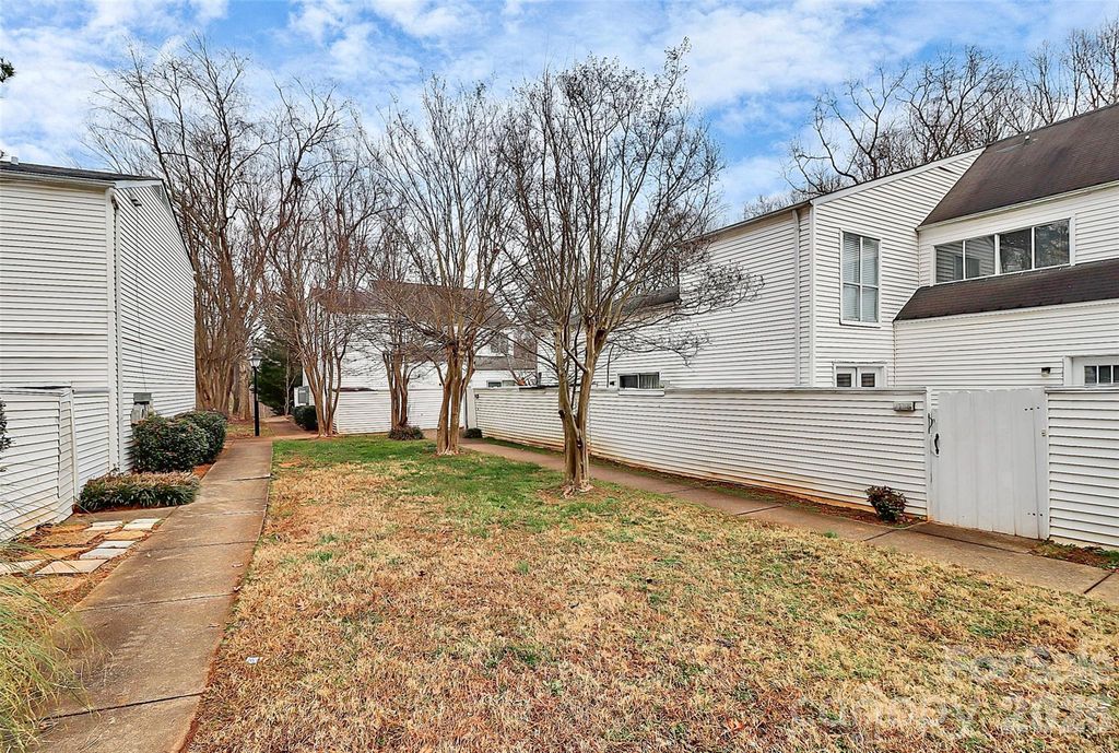 7132 Stonington Lane, Charlotte, NC 28227