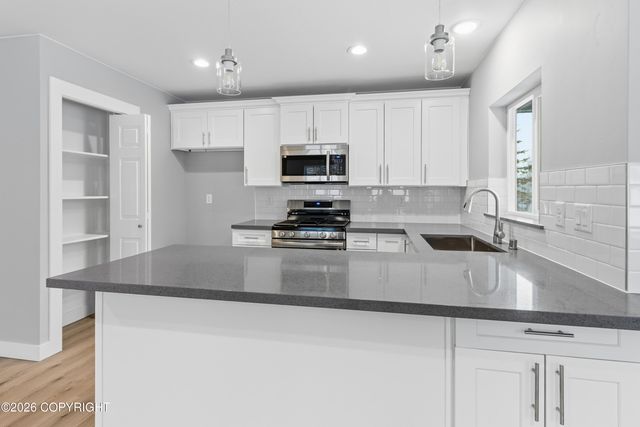 6600 S Settlers Bay Drive, Wasilla, AK 99623