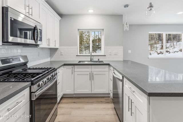 6600 S Settlers Bay Drive, Wasilla, AK 99623