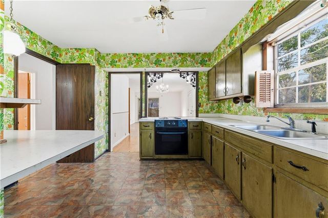 1887 Robinhill Court, Tucker, GA 30084