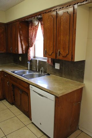 110 E Vanston Lane, Crandall, TX 75114