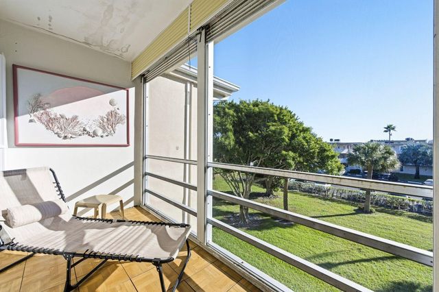 2615 N Garden Drive 305, Lake Worth, FL 33461