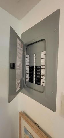 2615 N Garden Drive 305, Lake Worth, FL 33461