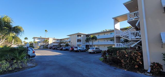 2615 N Garden Drive 305, Lake Worth, FL 33461