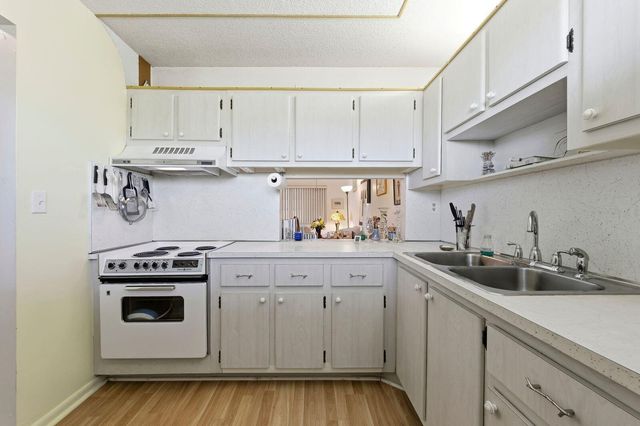 2615 N Garden Drive 305, Lake Worth, FL 33461