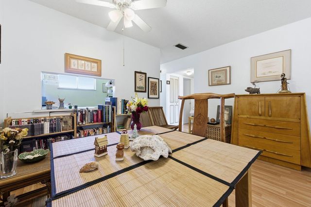 2615 N Garden Drive 305, Lake Worth, FL 33461