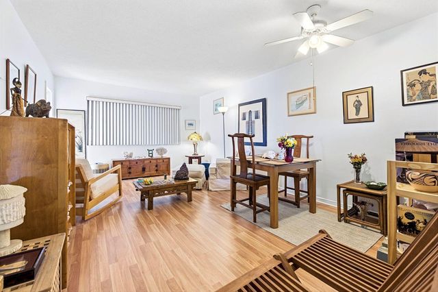 2615 N Garden Drive 305, Lake Worth, FL 33461