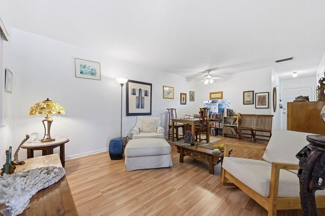 2615 N Garden Drive 305, Lake Worth, FL 33461