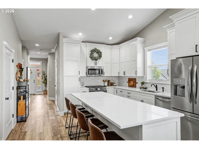 511 Nw BYERS Ln, Dallas, OR 97338