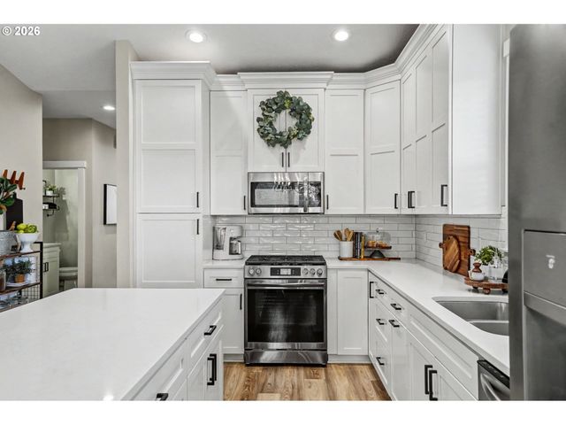 511 Nw BYERS Ln, Dallas, OR 97338