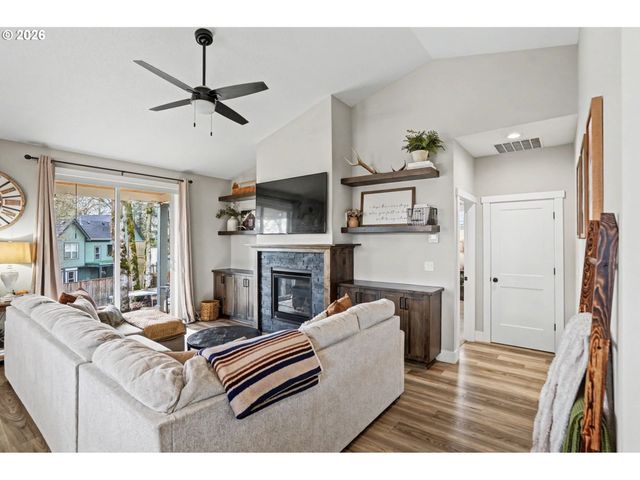 511 Nw BYERS Ln, Dallas, OR 97338