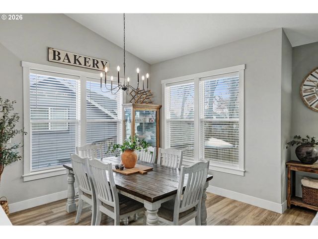 511 Nw BYERS Ln, Dallas, OR 97338