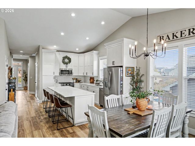 511 Nw BYERS Ln, Dallas, OR 97338