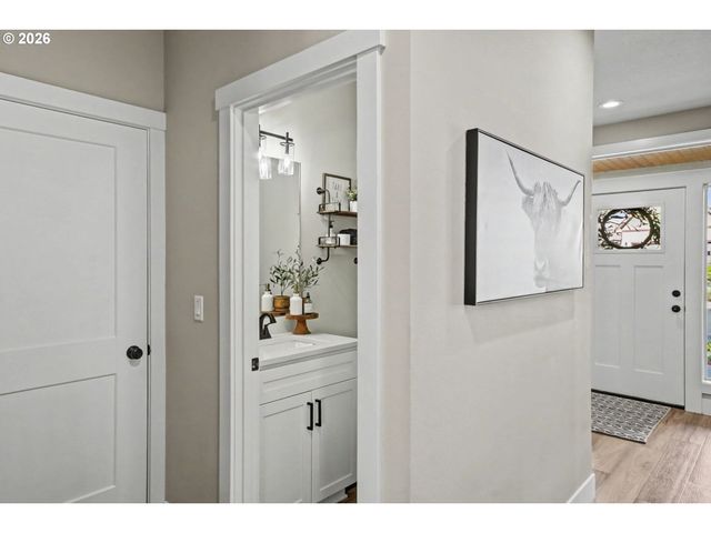 511 Nw BYERS Ln, Dallas, OR 97338