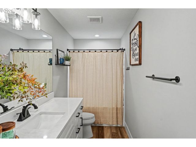 511 Nw BYERS Ln, Dallas, OR 97338