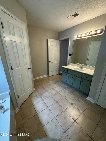 9857 Tremont Drive, Olive Branch, MS 38654