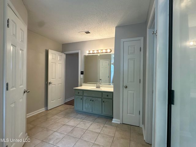 9857 Tremont Drive, Olive Branch, MS 38654