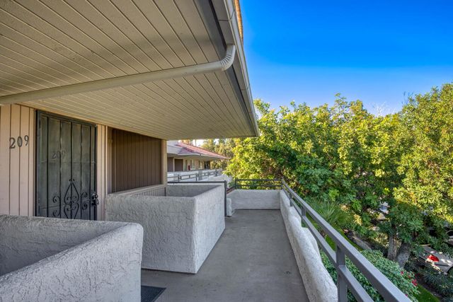 2825 N Los Felices Road 209, Palm Springs, CA 92262
