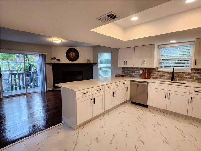 3071 HURON AVENUE, Oldsmar, FL 34677