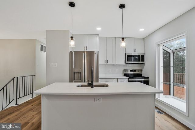 2424 PEAR TREE CT, Waldorf, MD 20602