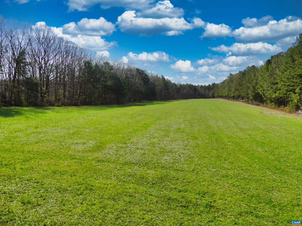 19075 CHILESBURG RD, Beaverdam, VA 23015