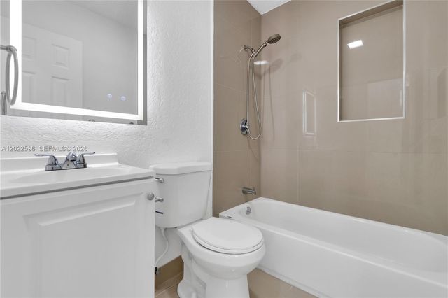 4740 NE 2nd Ter, Deerfield Beach, FL 33064