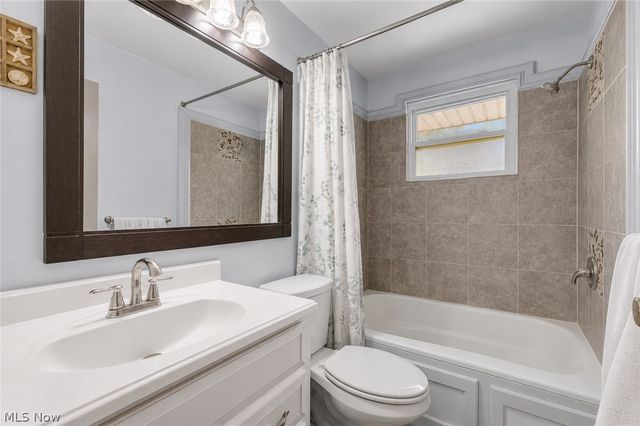 4146 Barclay Messerly Road, Southington, OH 44470